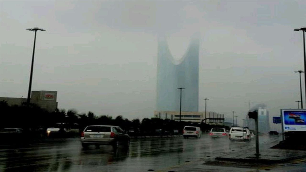 الأرصاد تنبه بهطول أمطار غزيرة على الرياض والقصيم والشرقية