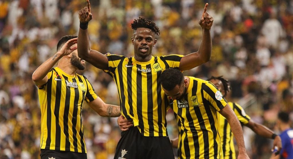 بالصور .. الاتحاد يسحق مرمى الفيحاء بثلاثية