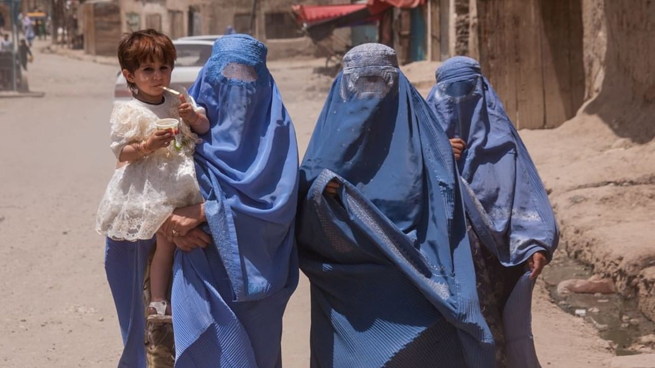 “طالبان” تمنع بيع واستخدام موانع الحمل