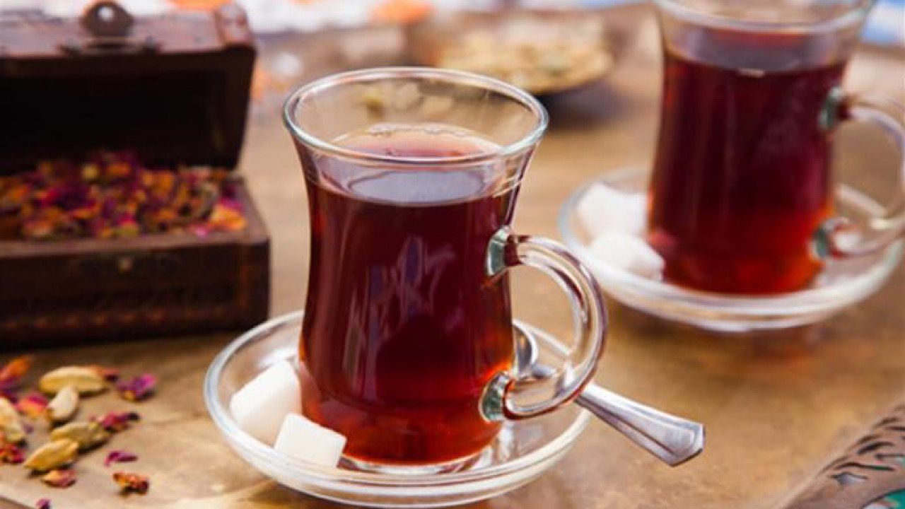 &#8220;دراسة&#8221; تؤكد أن مَن يشربون الشاي بانتظام أقل عرضةً للإصابة بأمراض القلب