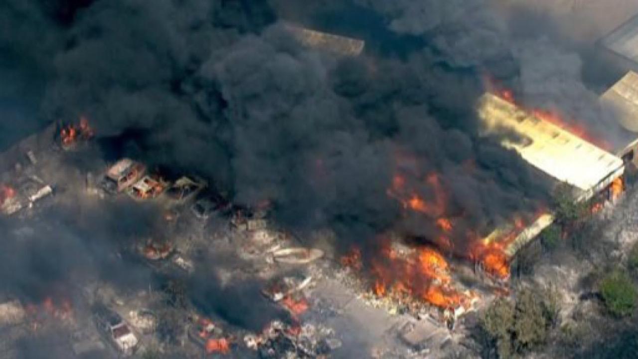اندلاع حريق هائل في أكبر منشأة لتخزين النفط بالمكسيك