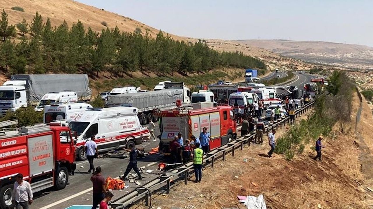 تركيا: وفاة 8 أشخاص وإصابة 36 في حادث سير