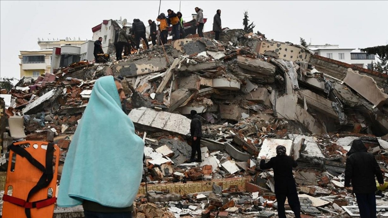 العثور على المواطنة المفقودة تحت أنقاض زلزال تركيا