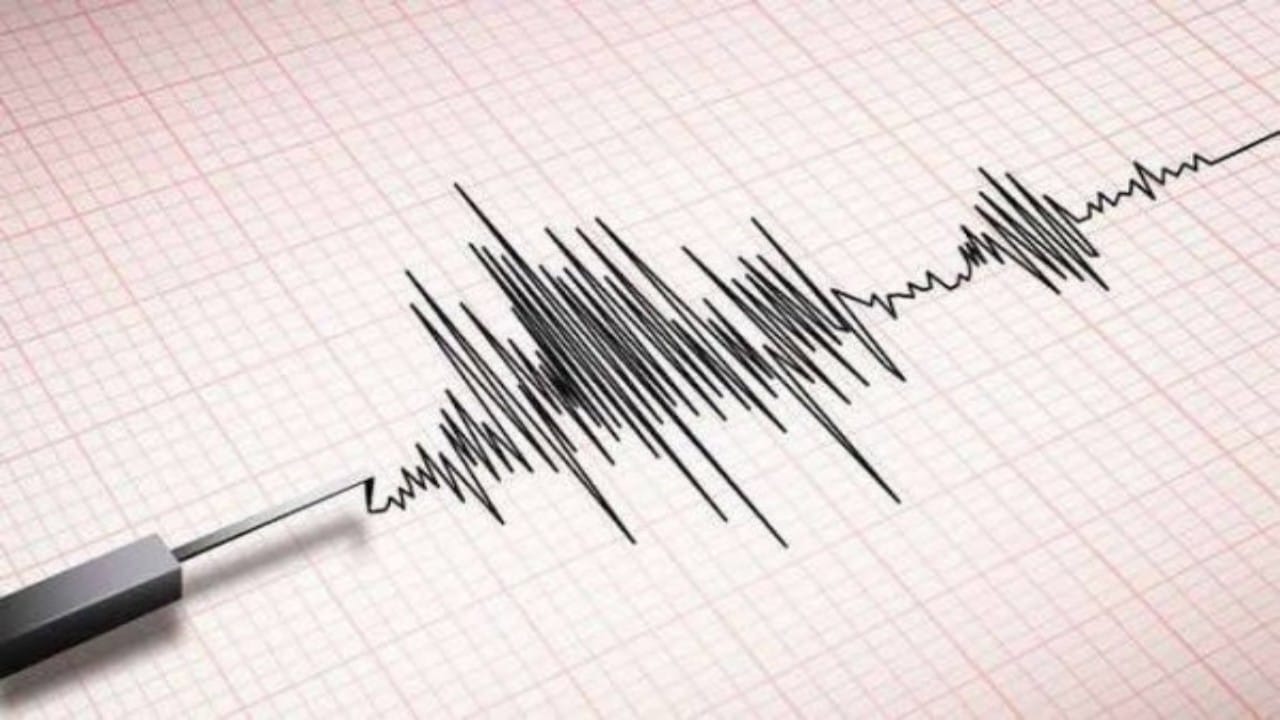 زلزال بقوة 7.4 درجة يضرب تركيا 