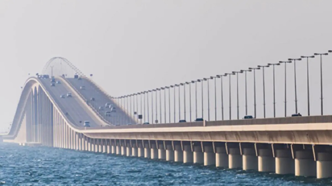 تخفيض 50% على رسوم عبور جسر الملك فهد للطلاب