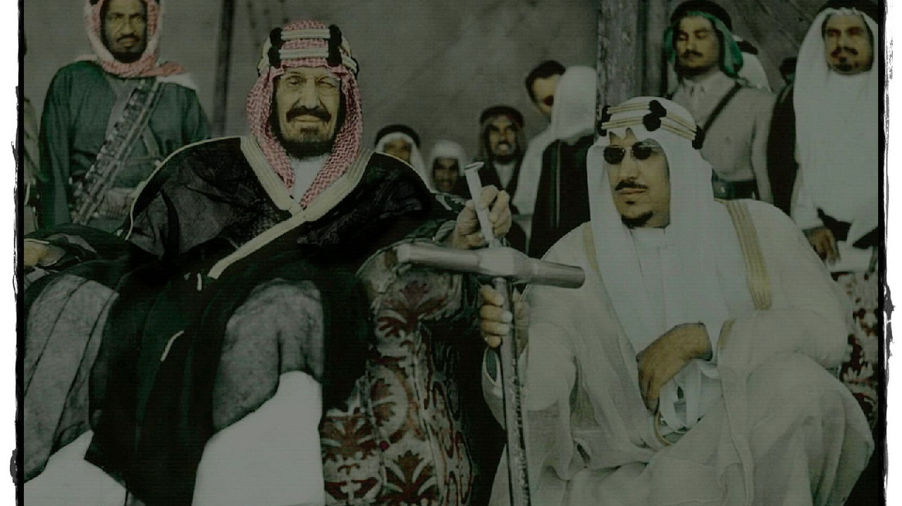 فيديو نادر لزيارة الملك عبدالعزيز والملك سعود إلى الظهران