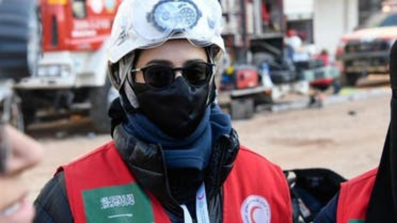 مسعفة سعودية تكشف أهم العقبات التي يواجهها الفريق الإغاثي المتطوع بتركيا
