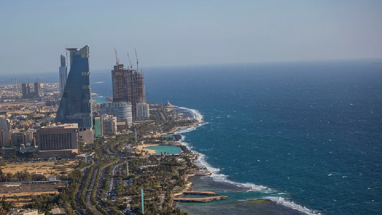 صدور قرارات بإلغاء 110 صكوك على “بحر جدة” لأمراء ووزراء ورجال أعمال