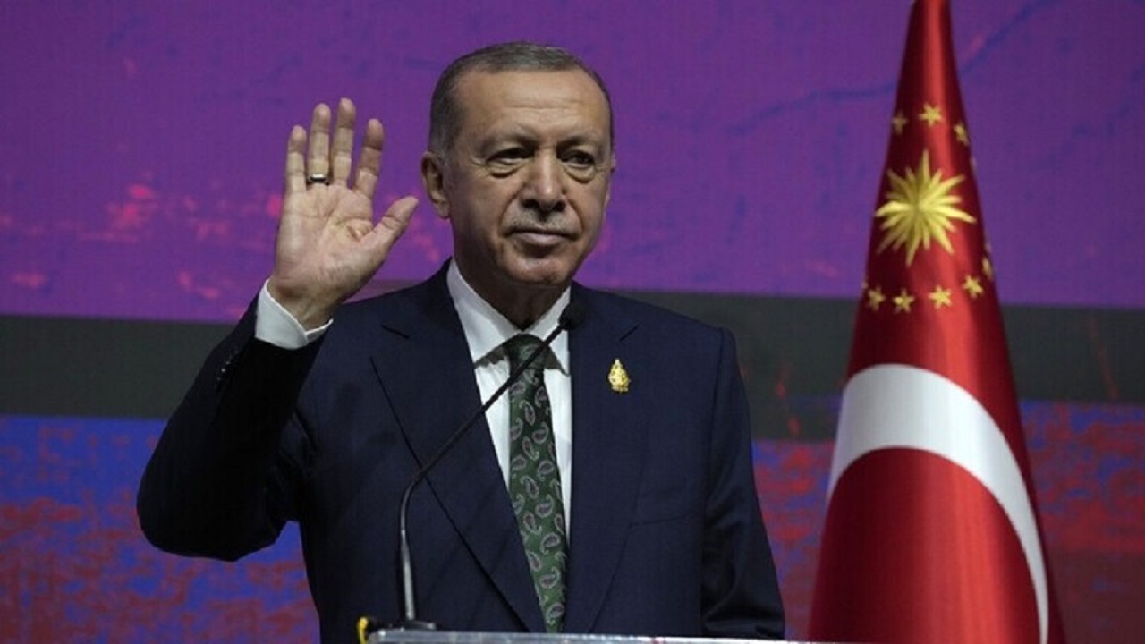 أردوغان يطلب “الصفح” من شعبه بعد الزلزال