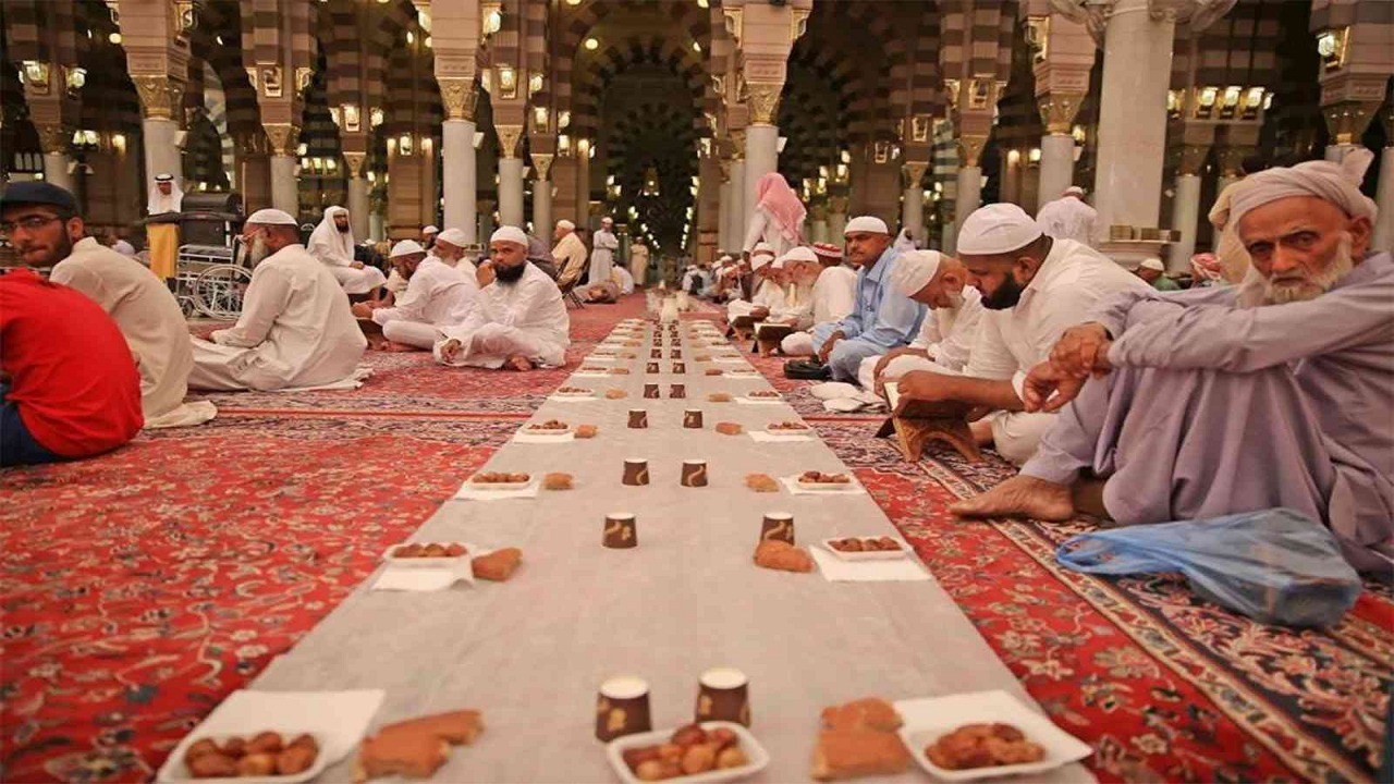 منع جمع التبرعات لإفطار الصائمين في المساجد