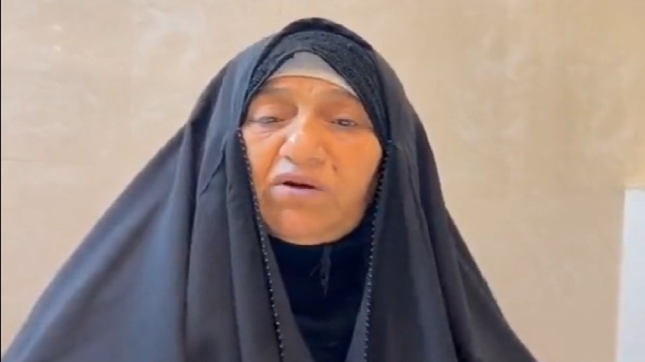 بالفيديو .. معتمرة عراقية تشكر حكومة المملكة بعد إنقاذ زوجها من جلطة