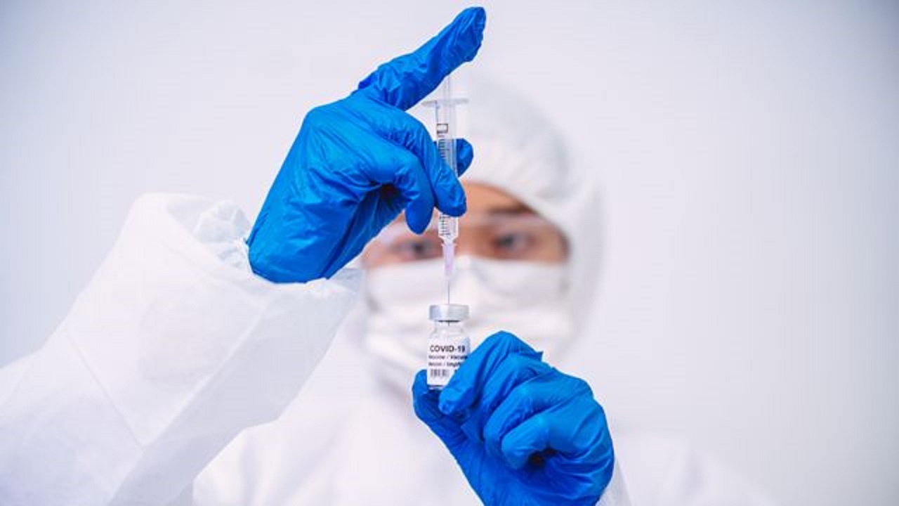 “الصحة العالمية” تراجع توصياتها للتطعيم ضد كورونا