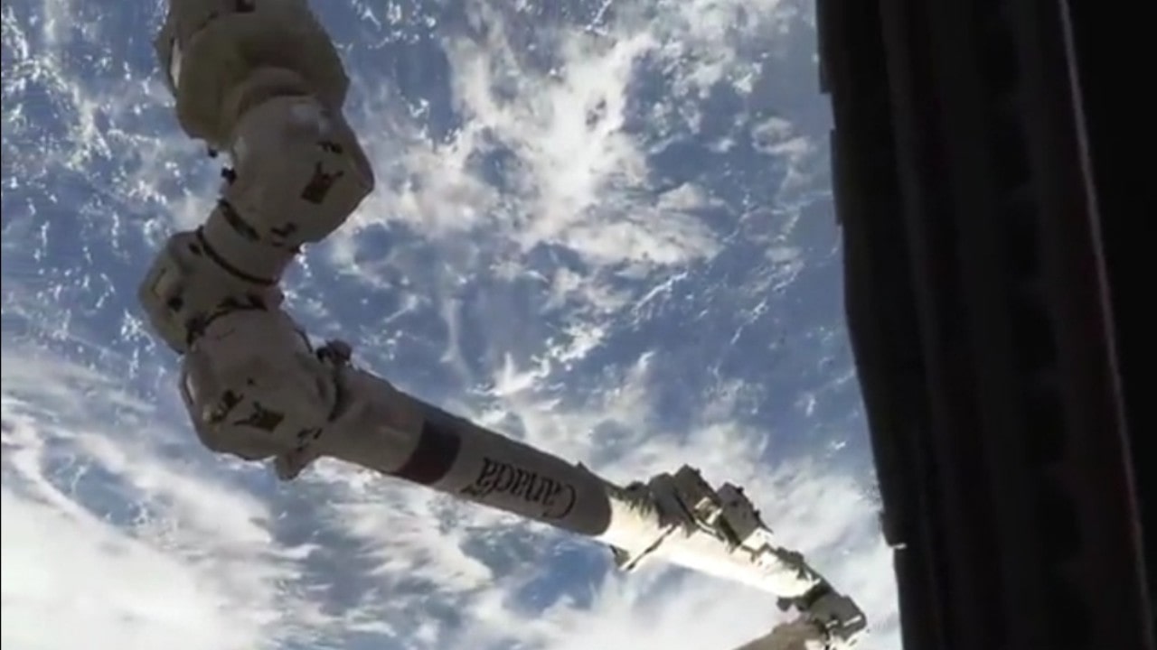 شاهد.. رائد فضاء إماراتي يشارك لقطات مذهلة للأرض من محطة الفضاء الدولية