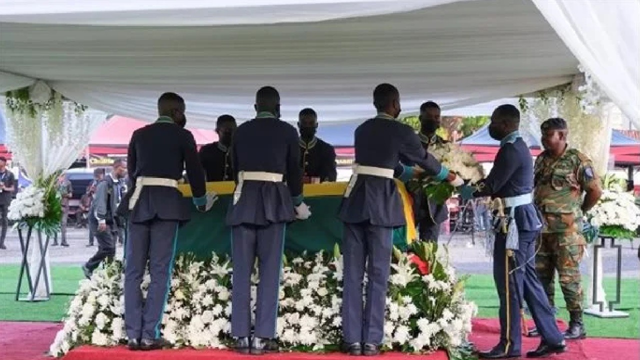 جنازة مهيبة لـ”كريستيان أتسو” في غانا