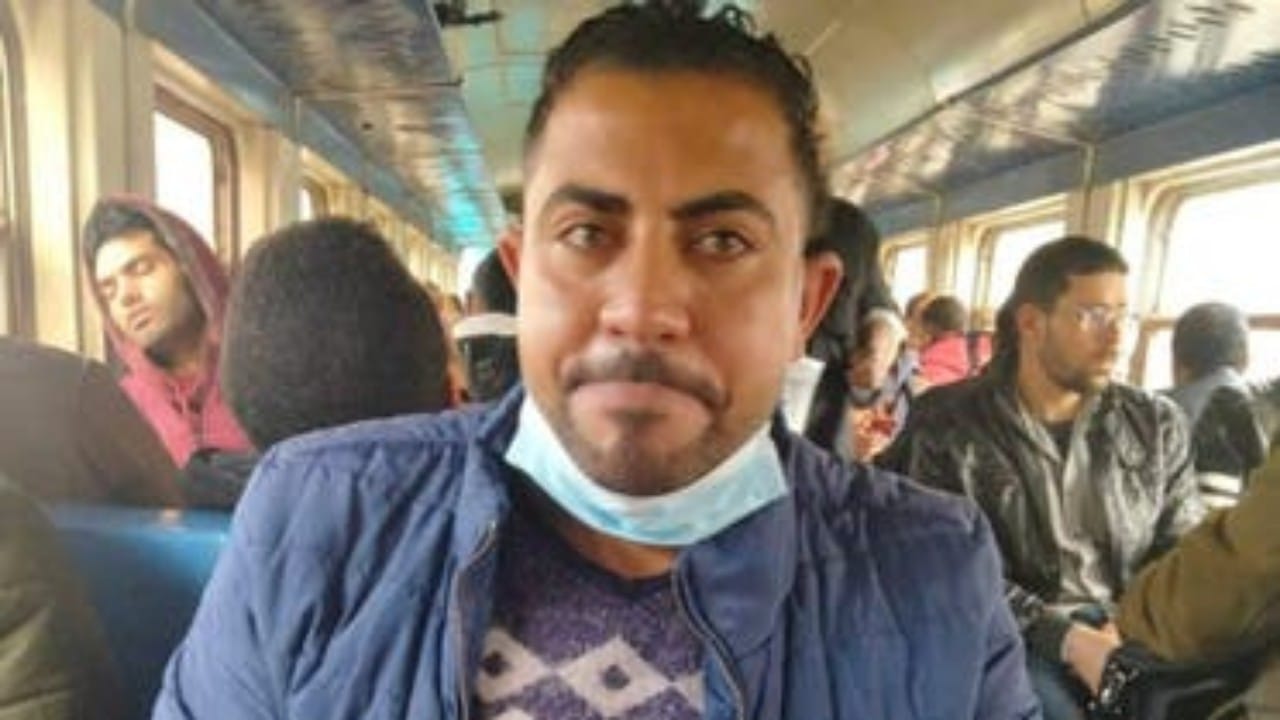 حادث قطار قليوب بمصر يودي بحياة شاب بعدما تبرعت أمه بكليتها له