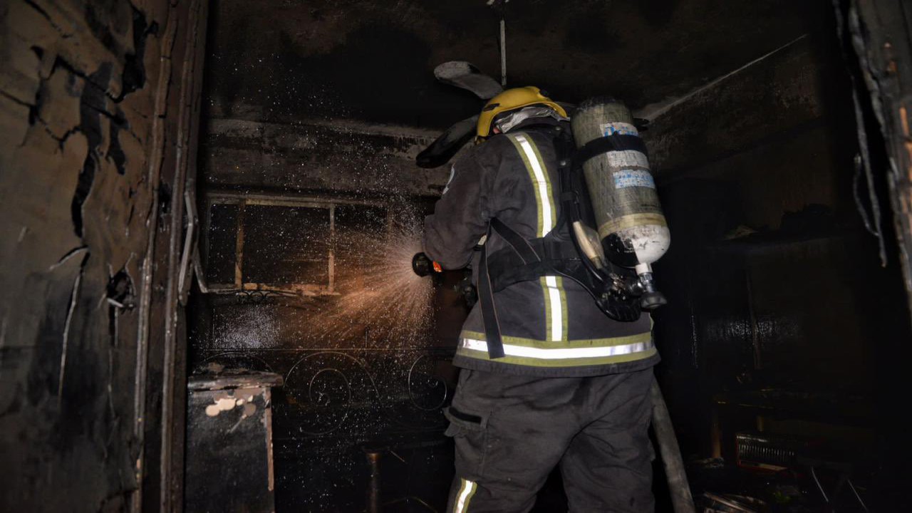 “مدني حائل” يخمد حريقًا في شقة بعمارة سكنية