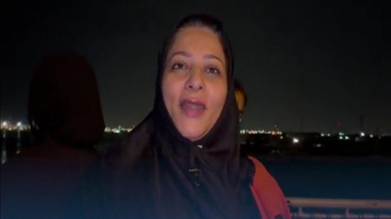 فيديو.. مواطنتان ليبيتان تعبران عن فرحتهن عند وصولهن للمملكة من السودان