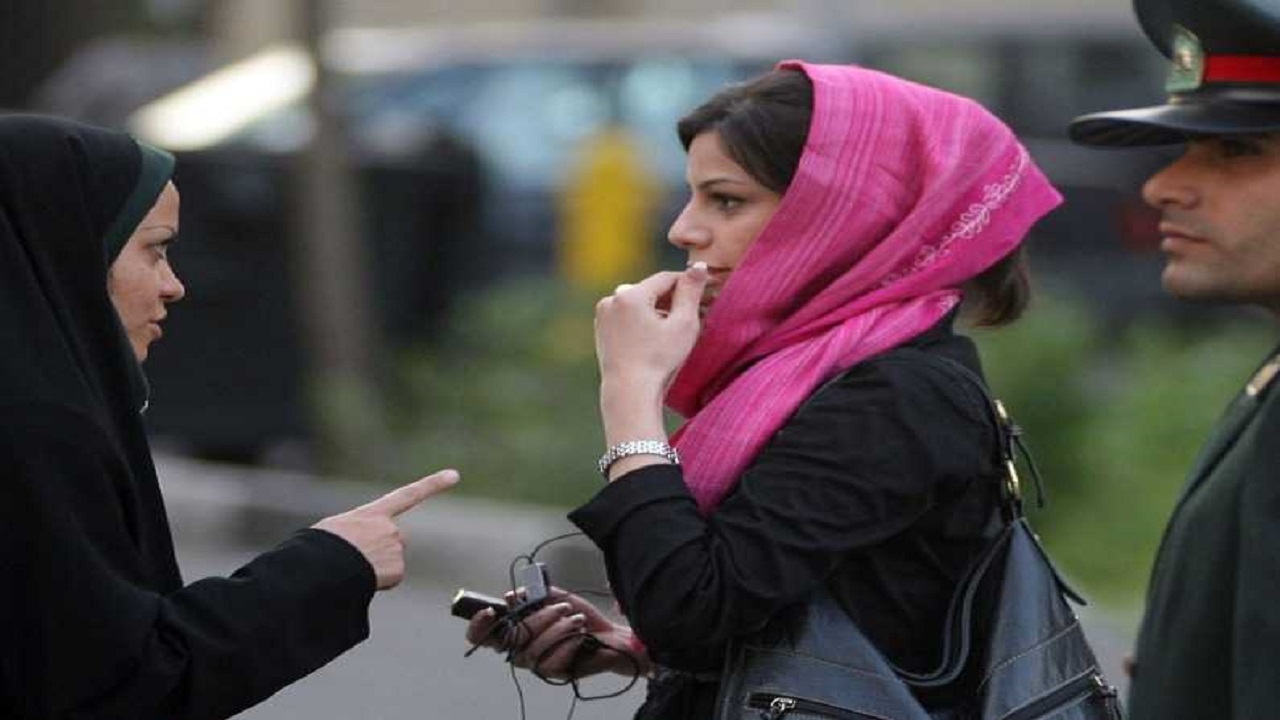 إيران تستعين بالكاميرات لملاحقة غير الملتزمات بالحجاب