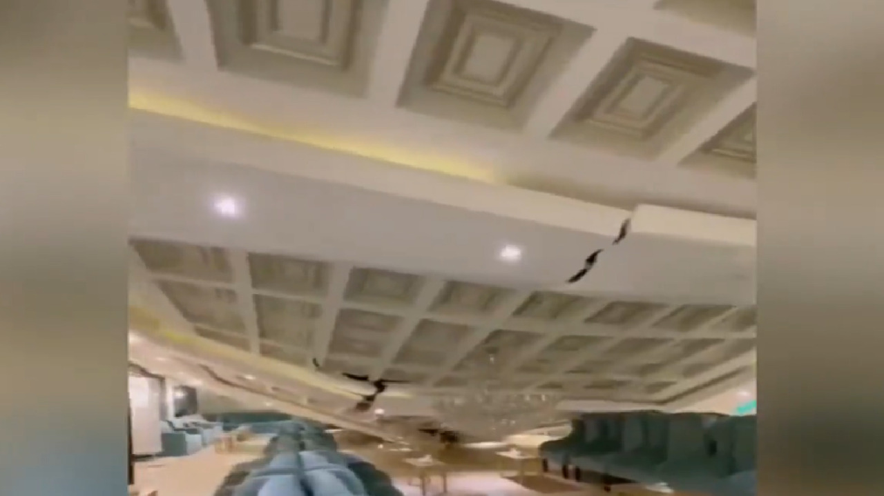 بالفيديو .. معماري يوضح سبب انهيار سقف قاعة حي القيروان بالرياض