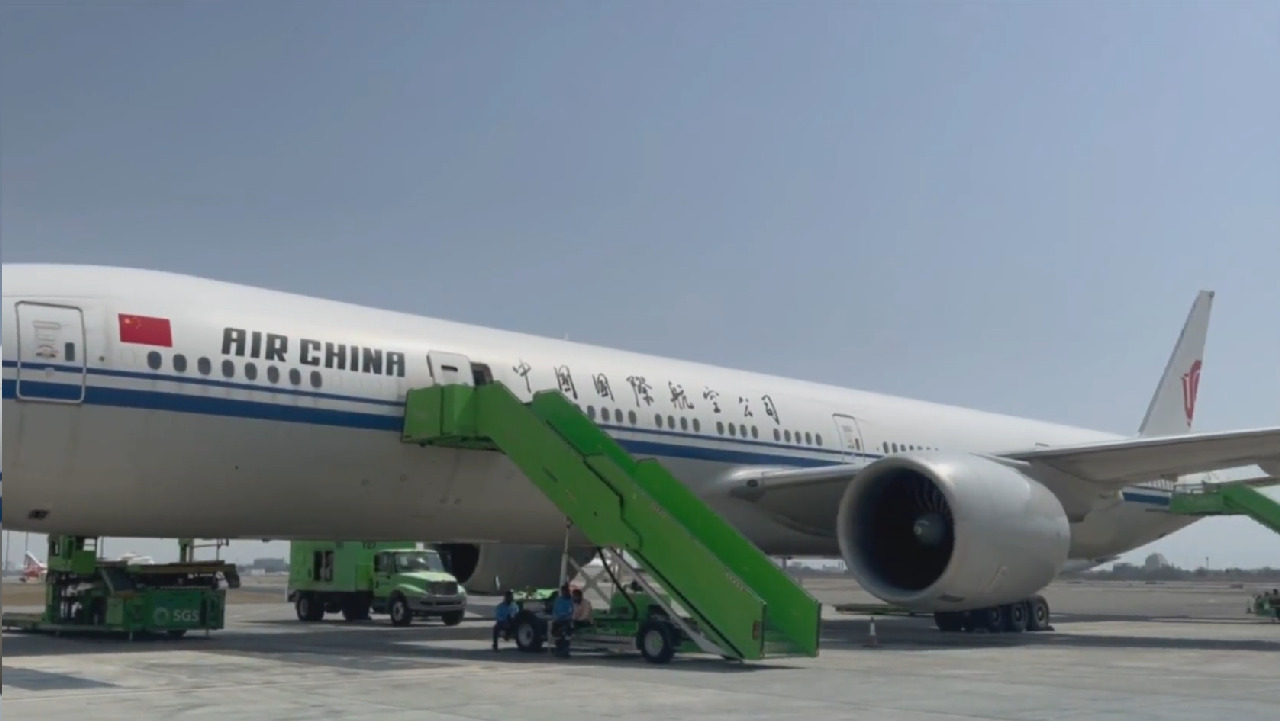 بالفيديو .. مغادرة 347 صينياً بعد إجلائهم من السودان