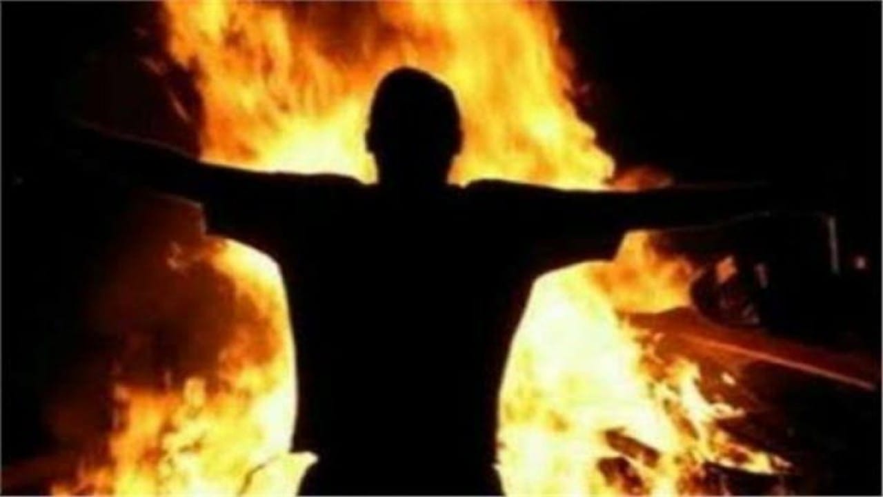 شاب يشعل النيران في منزل أسرة رفضت خطبته لابنتهم
