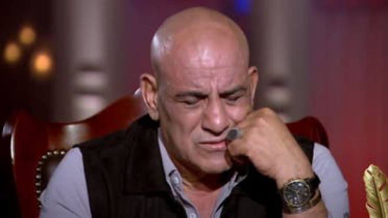 محمد لطفي يدخل في نوبة بكاء بسبب سؤال عن هيثم أحمد زكي