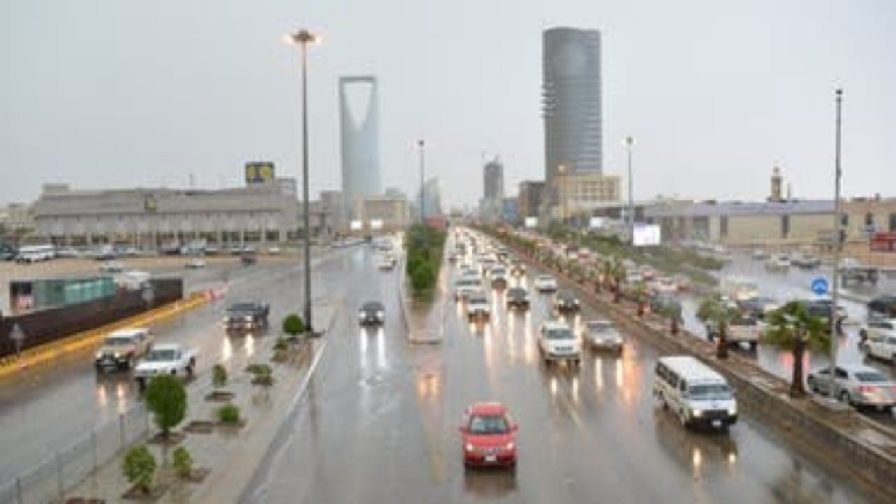 “الأرصاد” ينبه بهطول أمطار على الرياض
