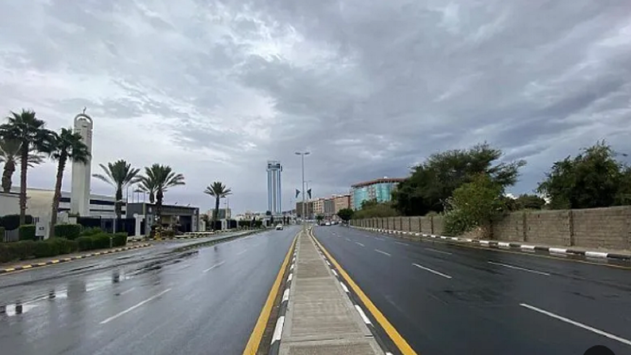 “الأرصاد”: أمطار متوسطة إلى غزيرة على الباحة