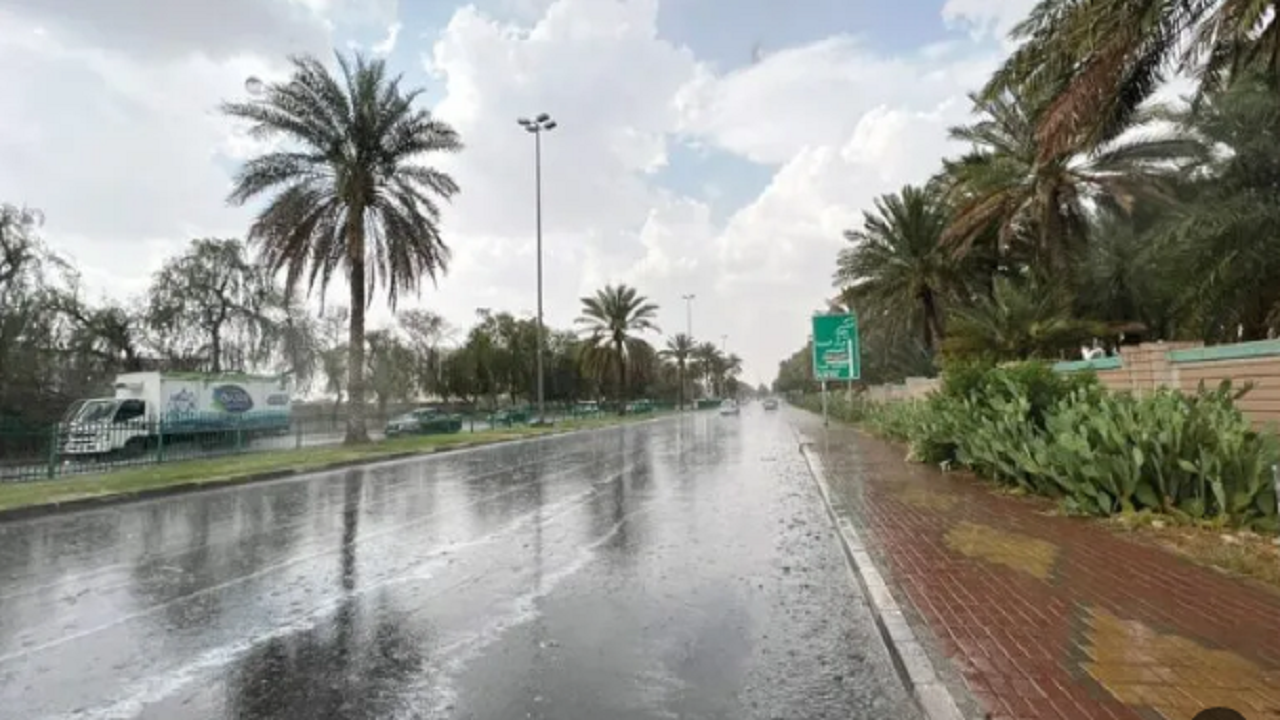 هطول أمطار غزيرة على عسير ونجران والأحساء