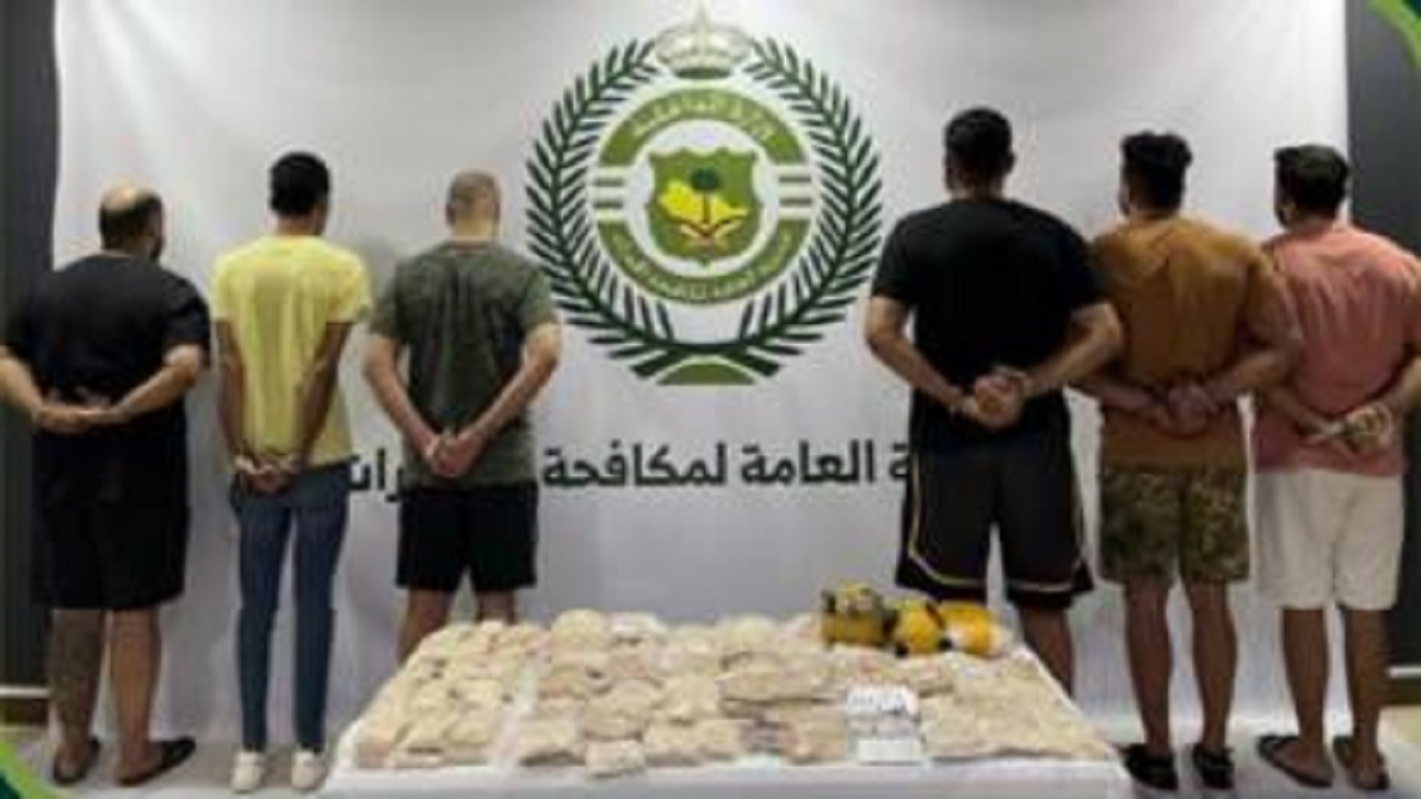 القبض على (6) أشخاصٍ بالمنطقة الشرقية لترويجهم (125,744) قرصًا من مادة الإمفيتامين المخدر