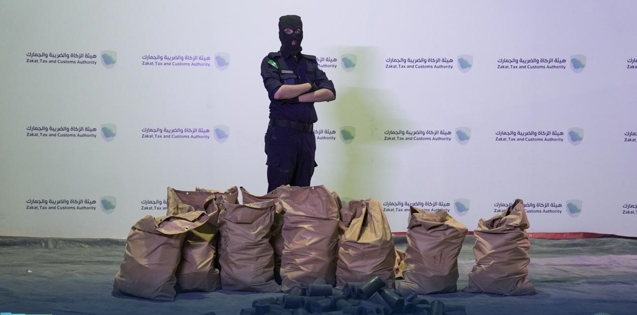 أحباط محاولة تهريب أكثر من 460 ألف حبة كبتاجون مُخبأة في إرسالية “قطع غيار”