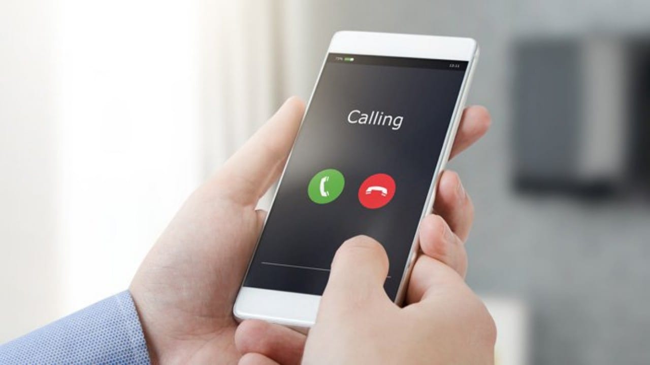 المكالمات الهاتفية قد تسبب الإصابة بمرض مزمن