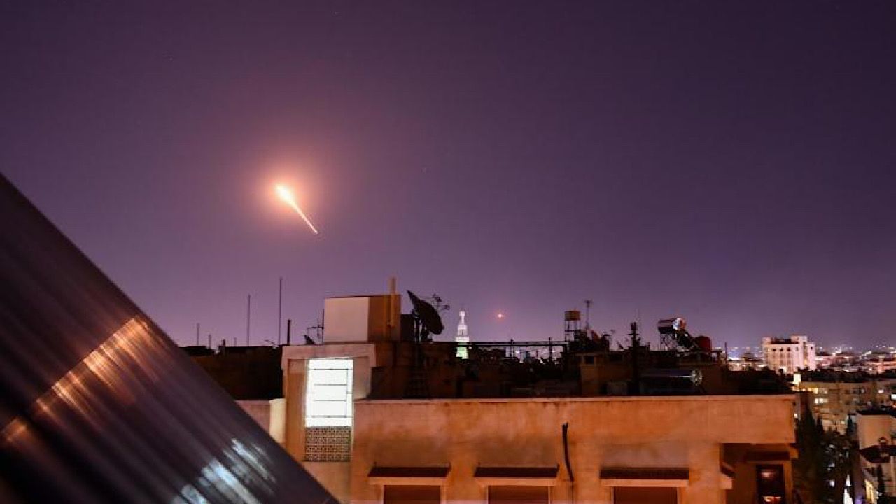 الدفاعات الجوية السورية تتصدى لعدوان إسرائيلي بمحيط حلب