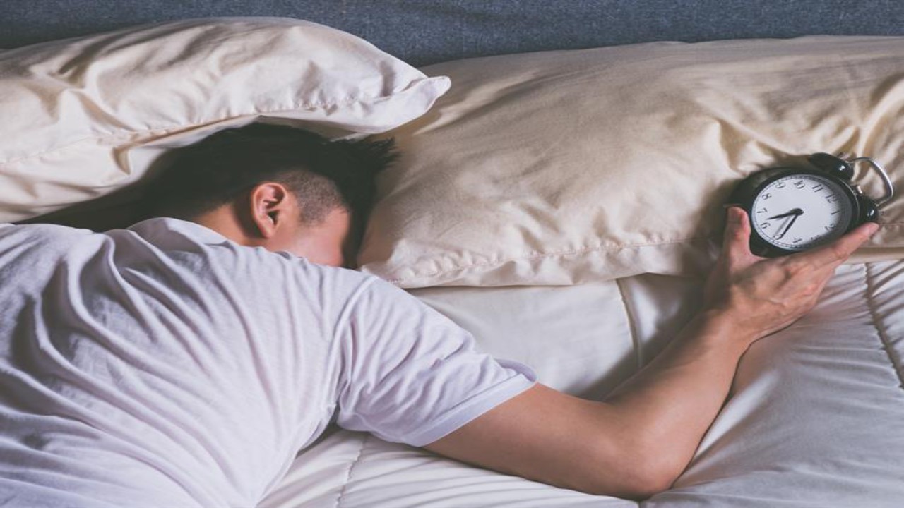 “الصحة الخليجي” يوضح هل تغني القيلولة عن النوم ليلاً؟