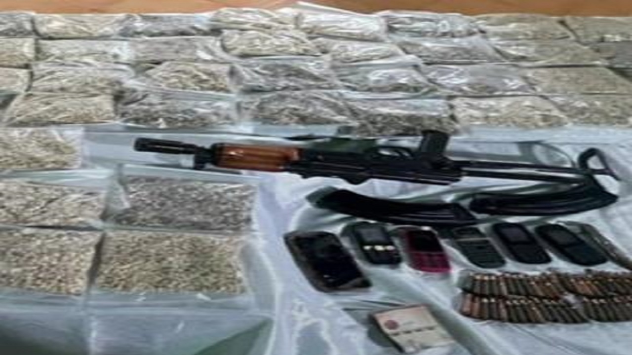 بالفيديو.. الجهات الأمنية بالرياض تضبط 164,000 قرص من مادة الإمفيتامين