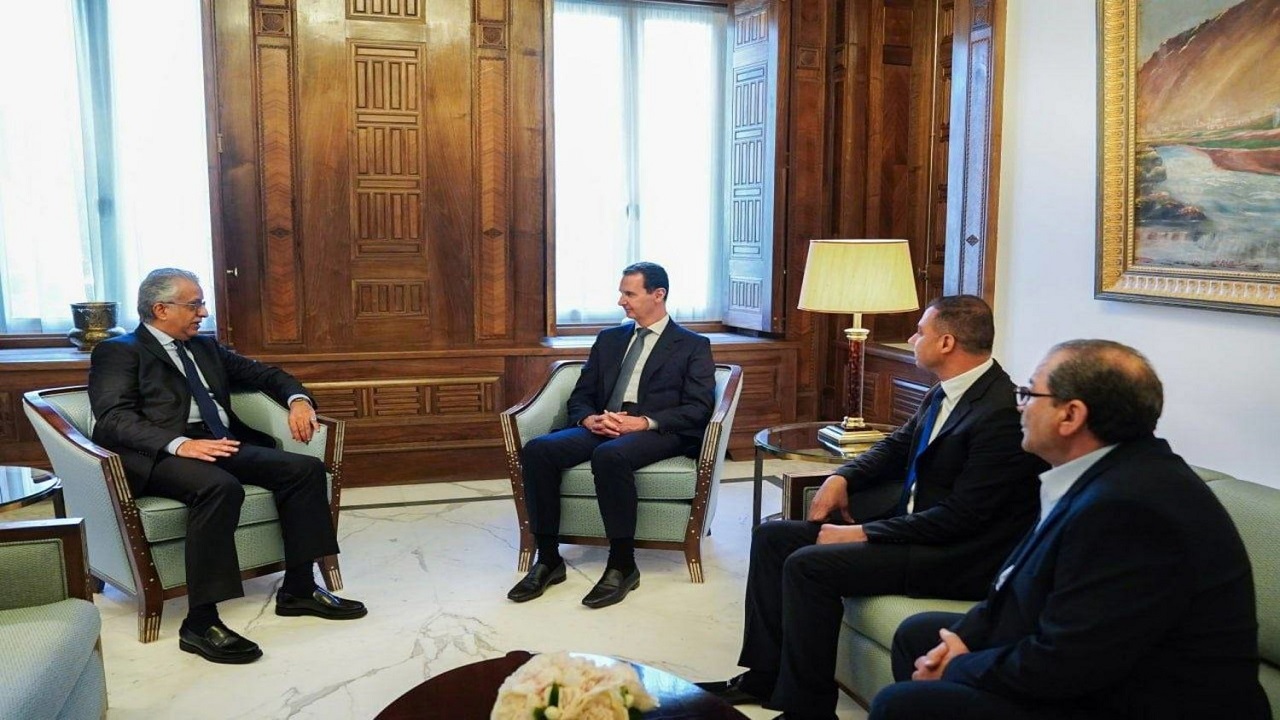 بشار الأسد ورئيس الاتحاد الآسيوي يبحثان رفع الحظر عن الملاعب السورية