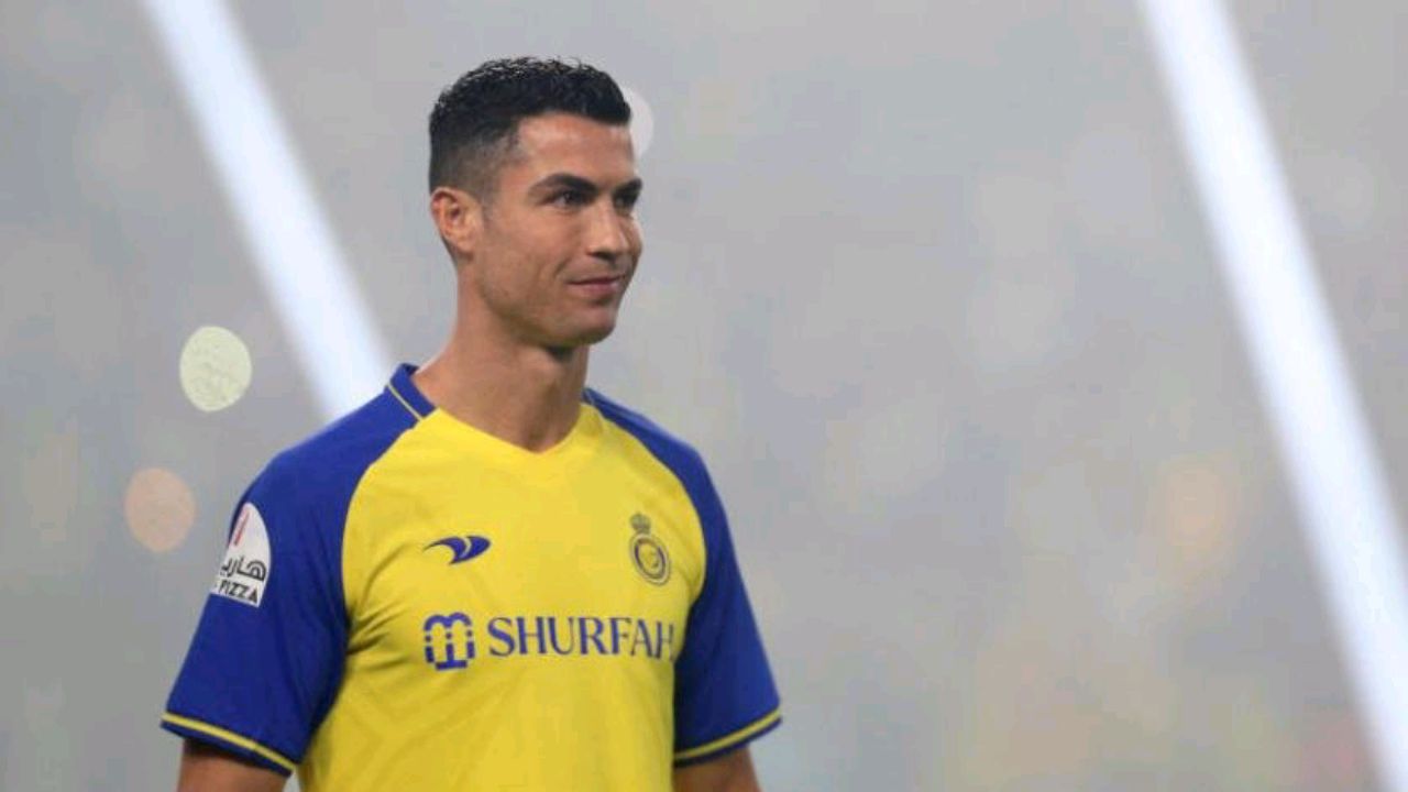 مغني برازيلي: سأقنع رونالدو بترك النصر والانتقال لفلامنجو