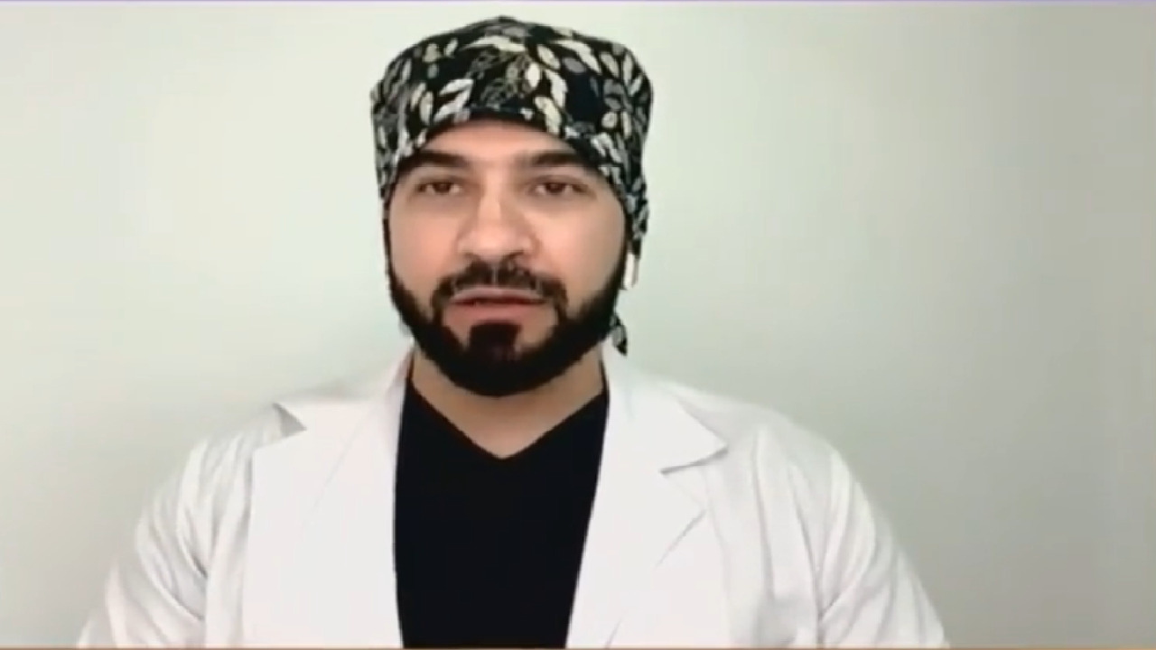 بعد فيديو &#8220;بن عثيمين&#8221; .. استشاري يوضح حقيقة علاج الإكزيما بالقرآن