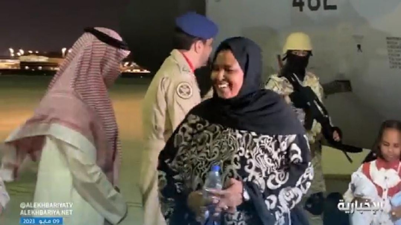 إجلاء 7 دبلوماسيين سعوديين إلى جدة