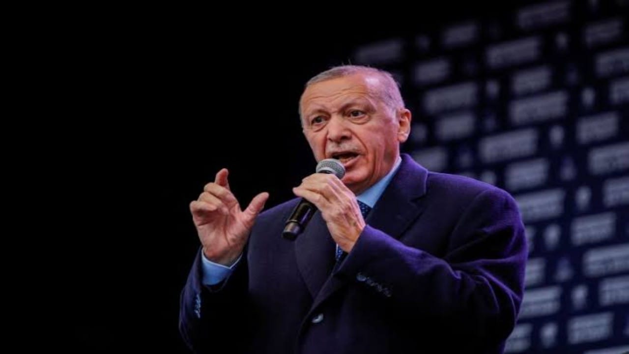 أردوغان لأنصاره: نتائج الانتخابات البرلمانية تظهر أن تحالفنا يحقق الأغلبية