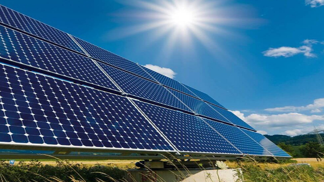 توقيع اتفاقيات 3 مشاريع جديدة رئيسية لإنتاج الطاقة الشمسية بالمملكة