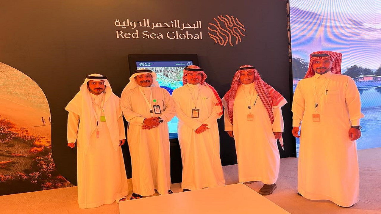 صحفيو مكة يقفون على مشروعات البحر الأحمر  الأكثر طموحاً بالعالم