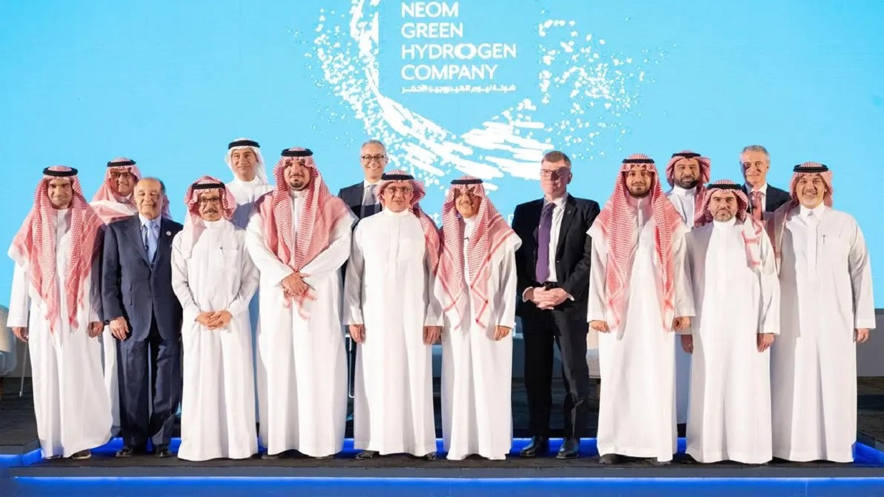 صندوق التنمية الوطني يساهم في تمويل أكبر مشروع لإنتاج الهيدروجين بالعالم