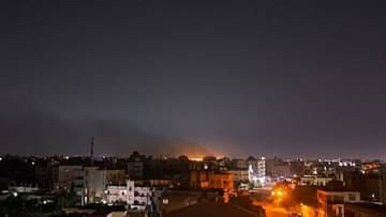 سماع أصوات معارك وغارات جوية في الخرطوم رغم بدء سريان الهدنة