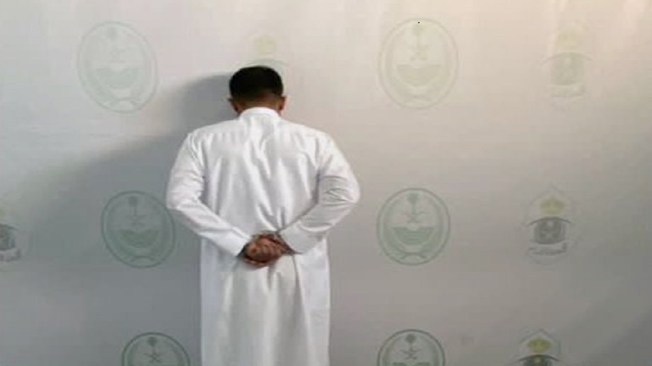 شرطة العيص تلقي القبض على شخص لترويجه مادة الإمفيتامين المخدر والحشيش