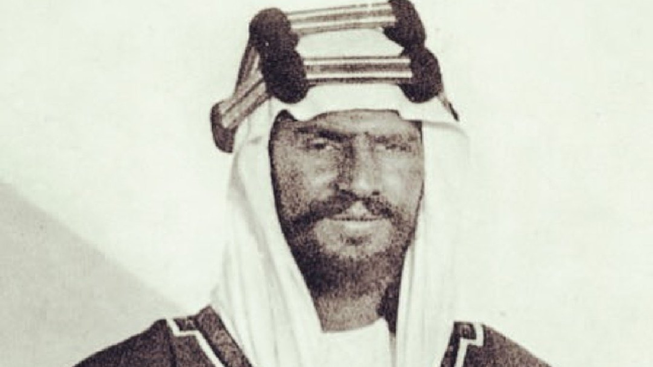 صورة نادرة للملك المؤسس بعمر 37 عاماً