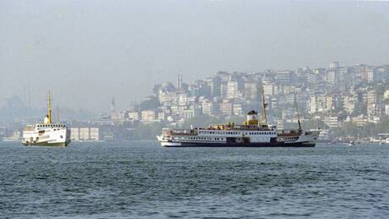 تركيا تقرر رفع رسوم مرور السفن عبر مضيقي البوسفور والدردنيل الشهر القادم