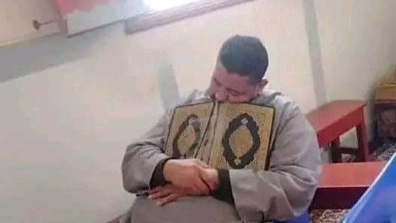 وفاة أربعيني مصري محتضن القرآن بصلاة الجمعة