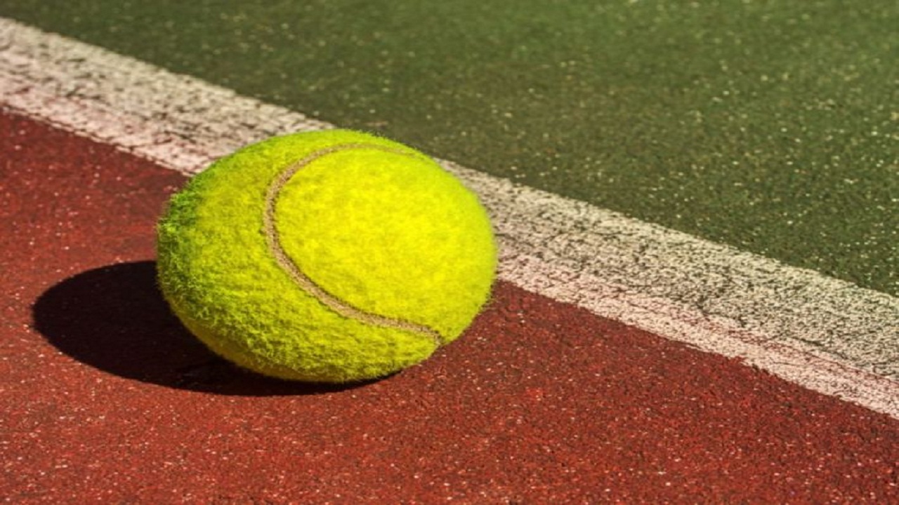 كرة التنس تمنع انقطاع النفس أثناء النوم.. فيديو