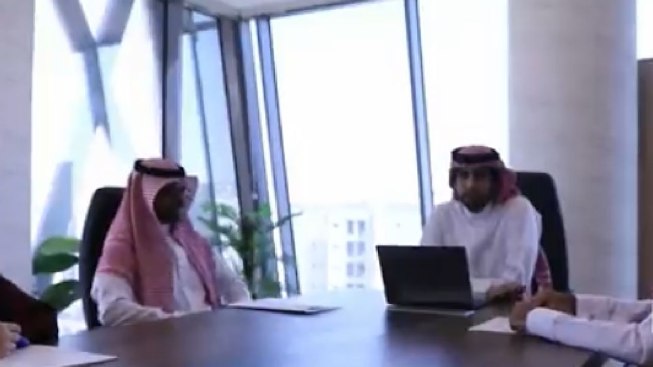 محامٍ يناشد المواطنين بإبلاغ الجهات المختصة عن الموقوفين بشكل خاطئ .. فيديو